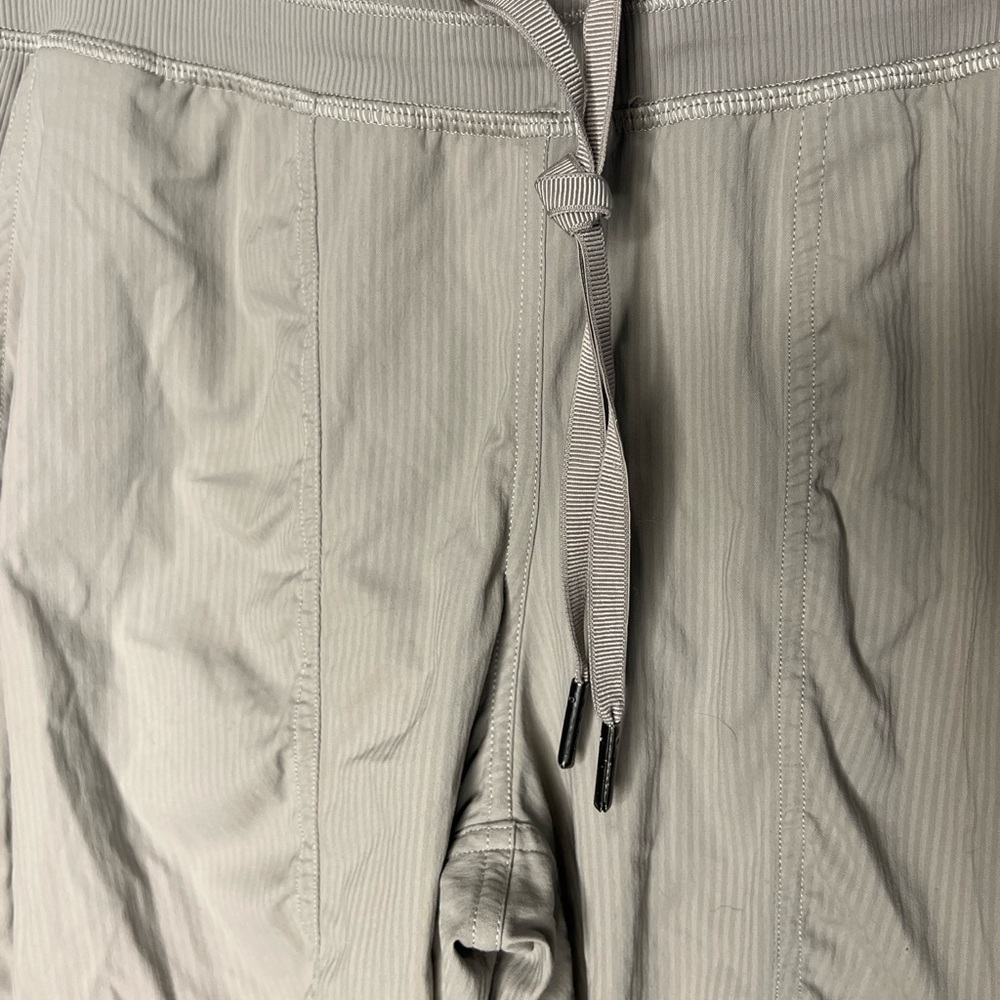 lululemon Studio Joggers Sz 6 Riverstone - Picture 3 of 5